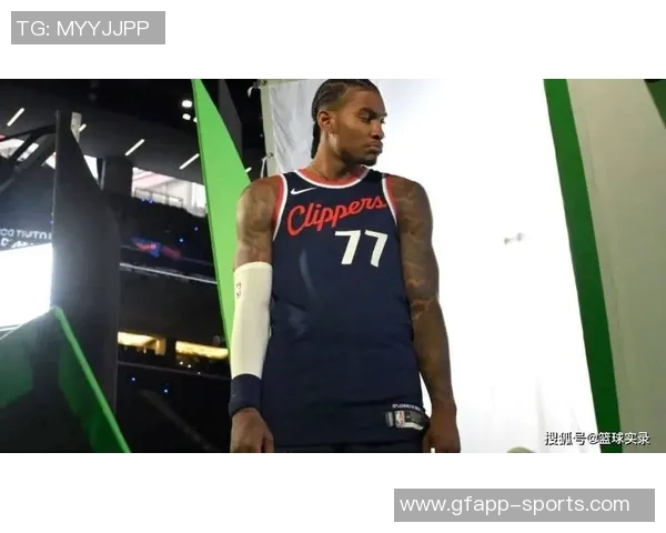 小波特半场表现出色9投5中三分命中率高达40贡献13分5板4助 小波特半场表现出色9投5中三分命中率高达40贡献13分5板4助